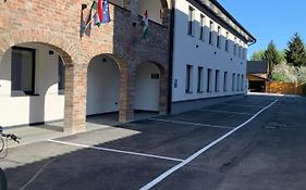 M70 Apartmanhaz